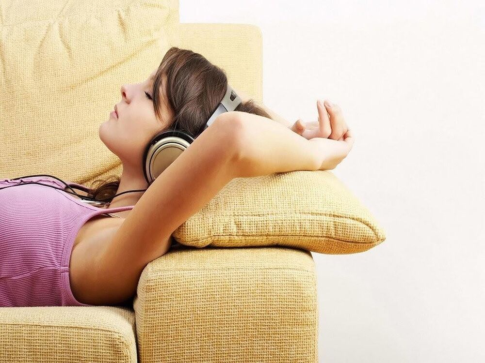 Có nên nghe tiếng Anh khi ngủ? 