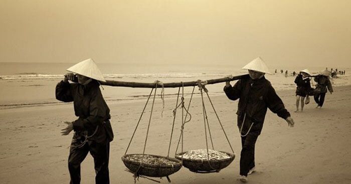 phân tích người đàn bà hàng chài